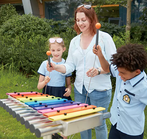 ਅੰਦਰਲੇ ਬੱਚਿਆਂ ਦਾ ਖੇਡ ਮੈਦਾਨ